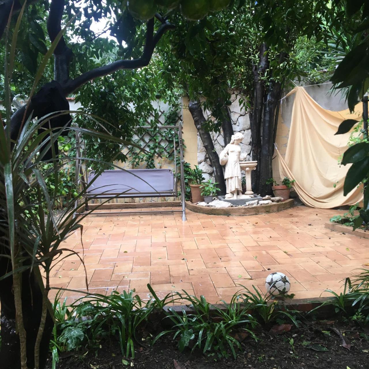 Il Giardino Di Daphne Bed & Breakfast Napoli Dış mekan fotoğraf