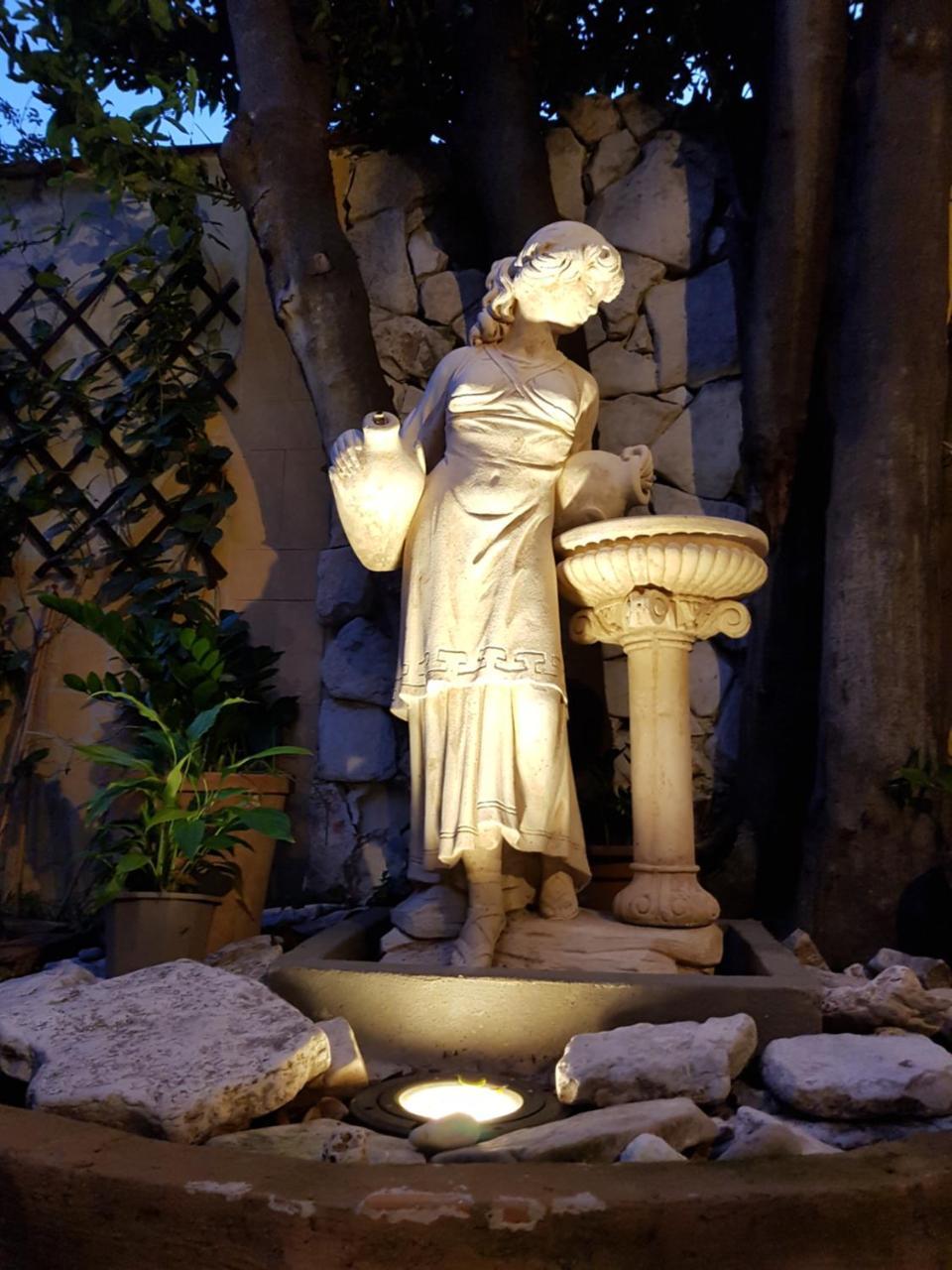 Il Giardino Di Daphne Bed & Breakfast Napoli Dış mekan fotoğraf
